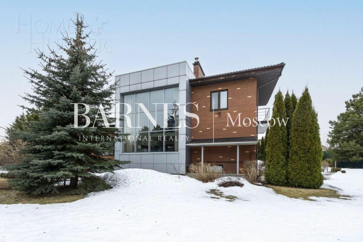 3-этажный коттедж 980 м² с отделкой