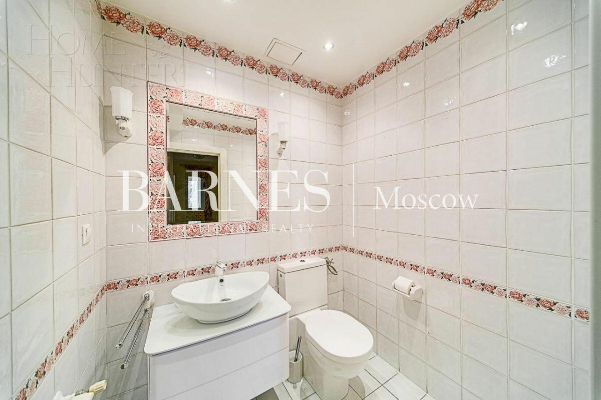 3-этажный коттедж 740 м² с отделкой