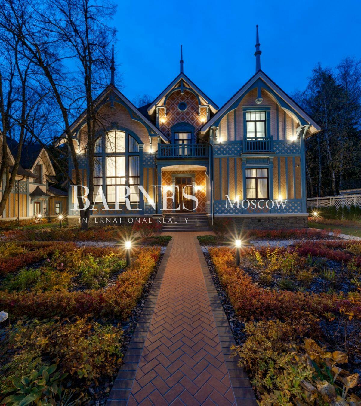 2-этажный коттедж 424 м² с отделкой