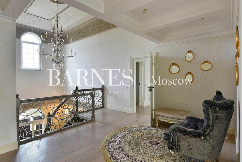 2-этажный коттедж 385 м² с отделкой