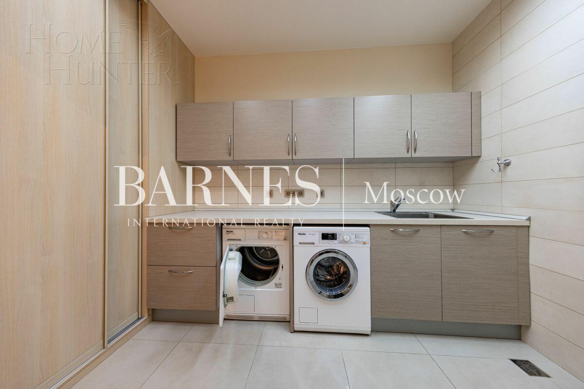 3-этажный таунхаус 430 м² с отделкой