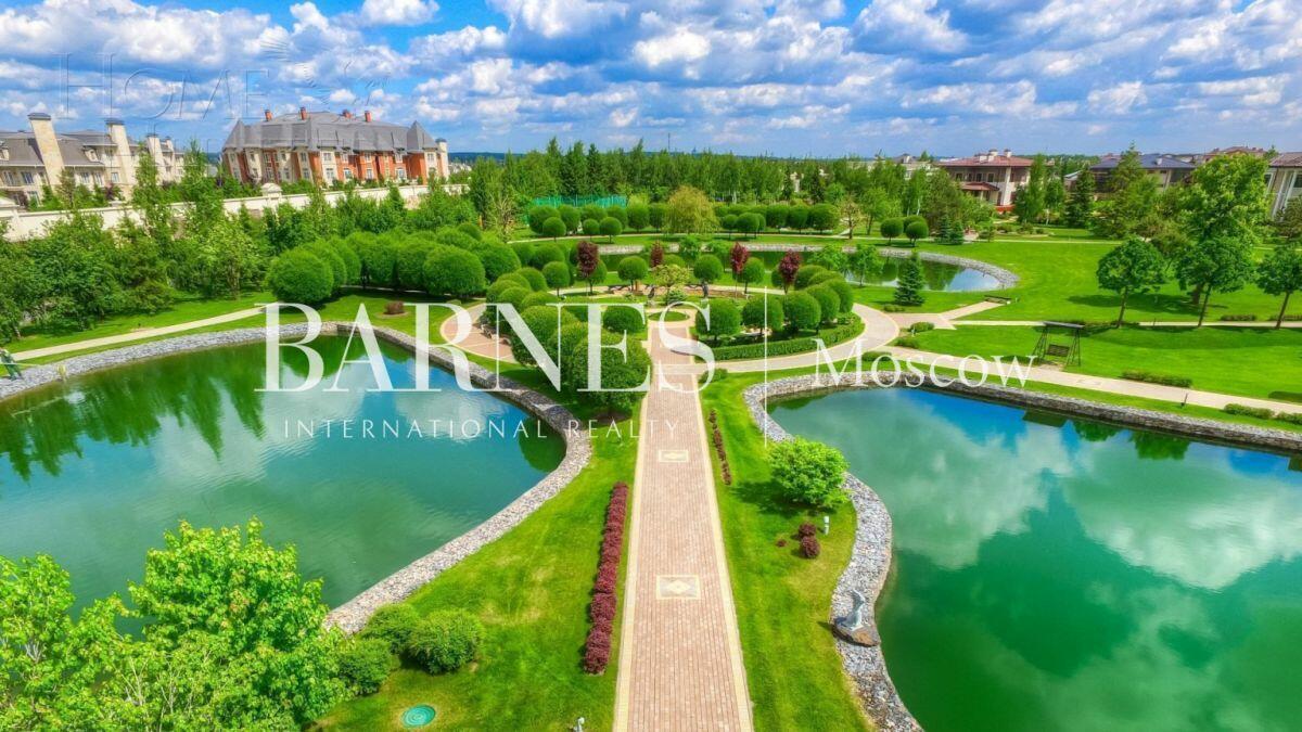 2-этажный коттедж 305 м² с отделкой