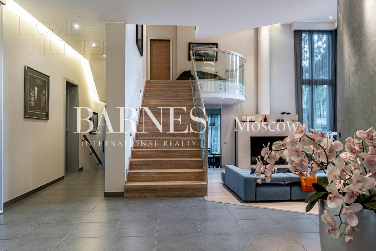 2-этажный коттедж 1 622 м² с отделкой