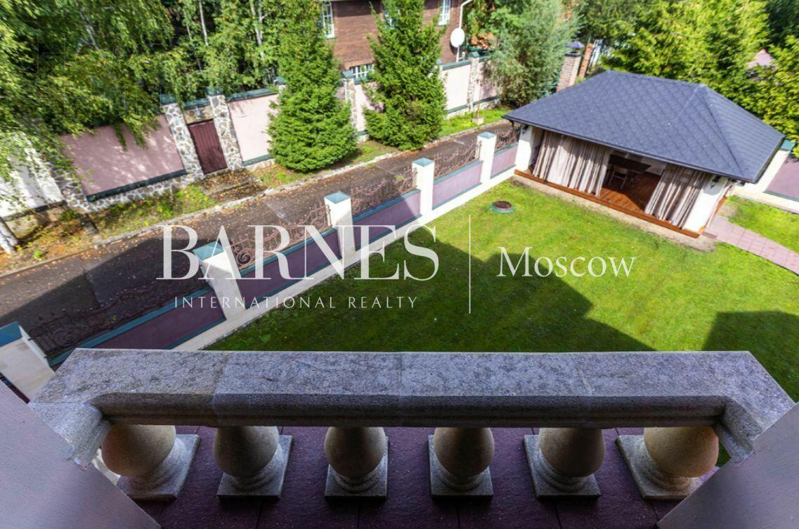 2-этажный коттедж 800 м² с отделкой