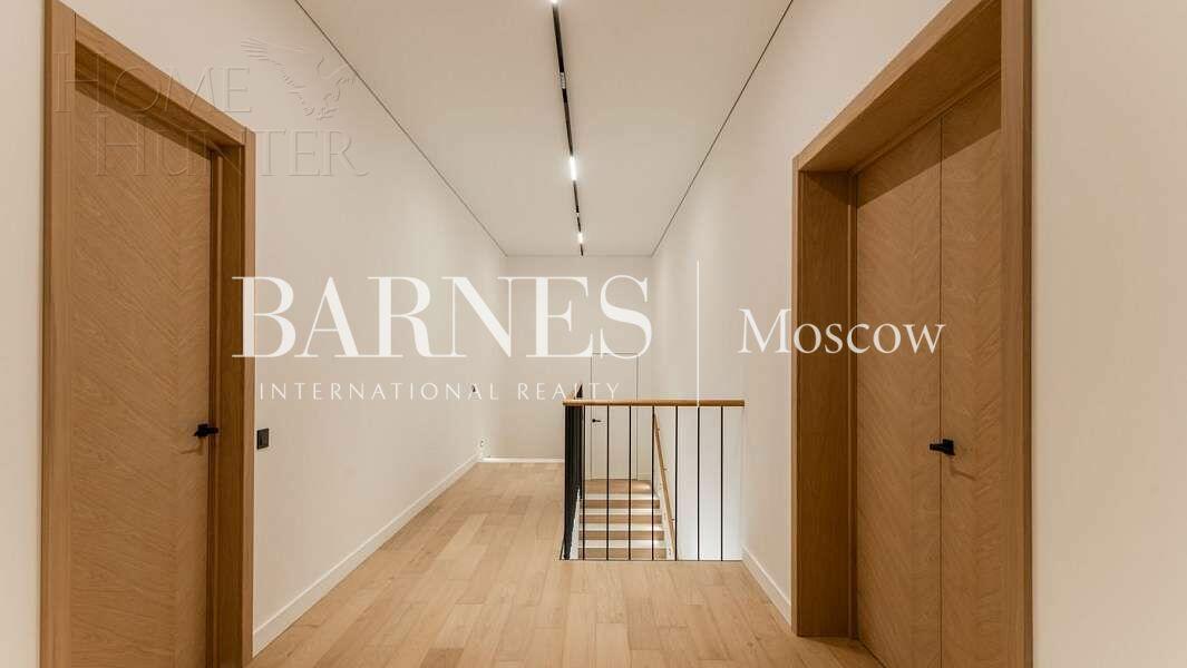 2-этажный коттедж 400 м² с отделкой