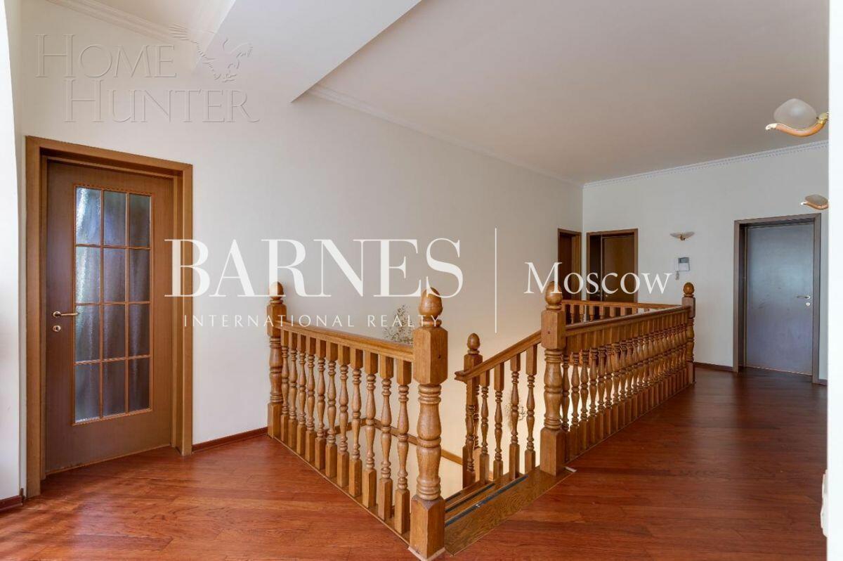 2-этажный коттедж 370 м² с отделкой