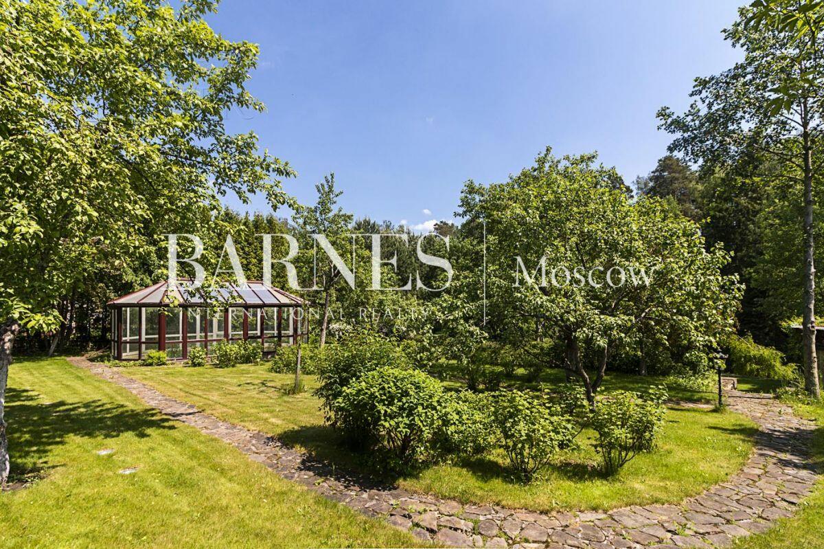 2-этажный коттедж 782.7 м² с отделкой