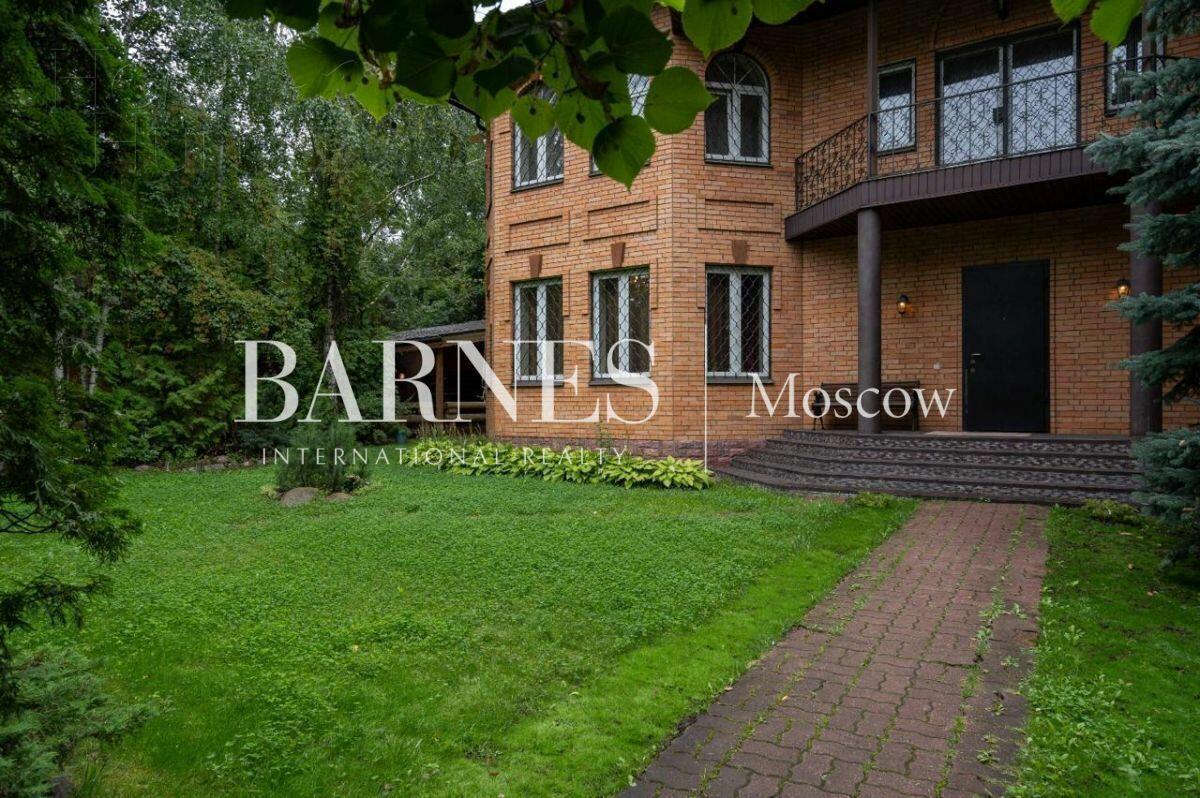 2-этажный коттедж 370 м² с отделкой