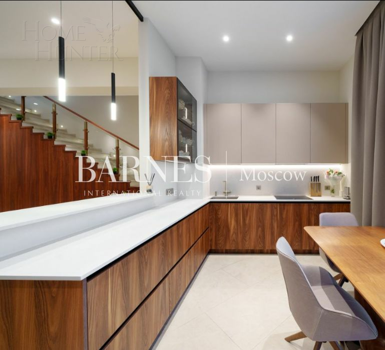 4-этажный таунхаус 278 м² с отделкой