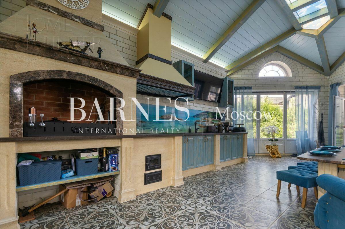 3-этажный коттедж 1 162 м² с отделкой