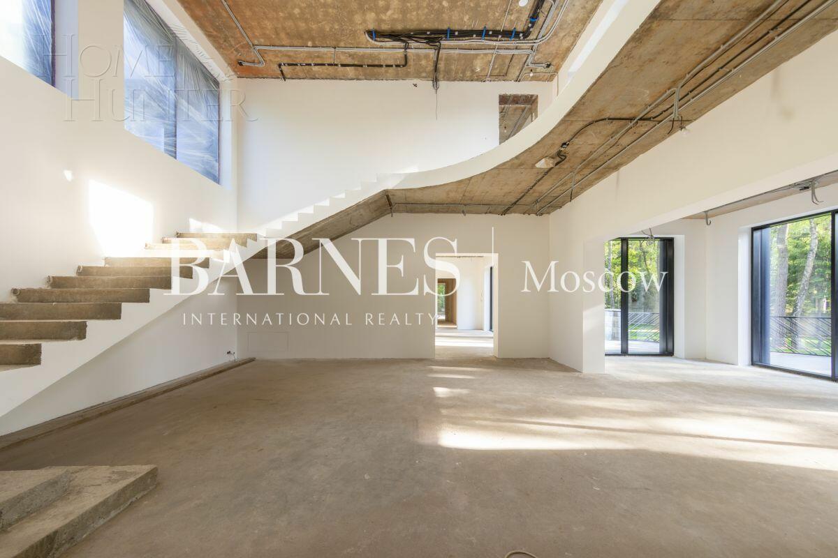 2-этажный коттедж 1 700 м² без отделки