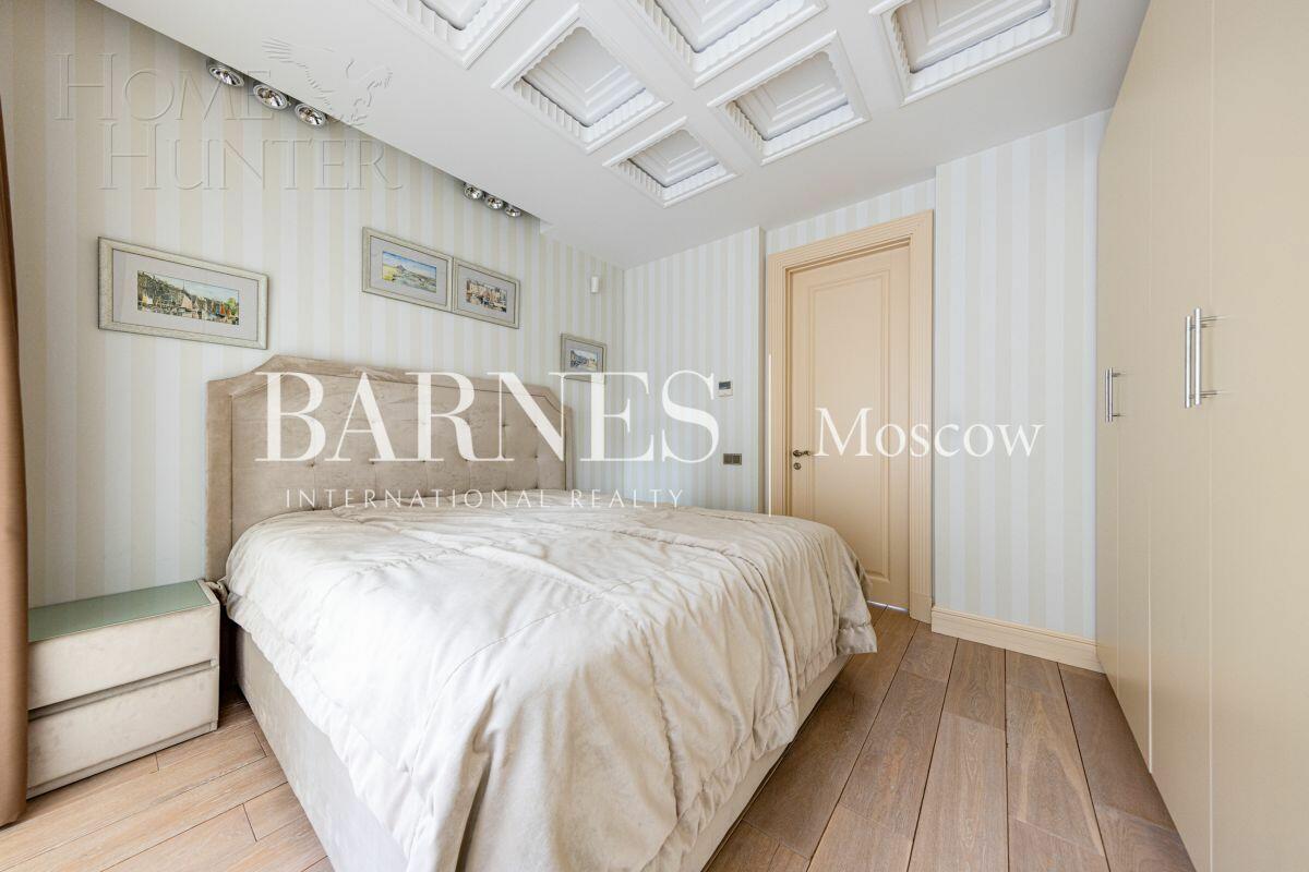 3-этажный таунхаус 430 м² с отделкой