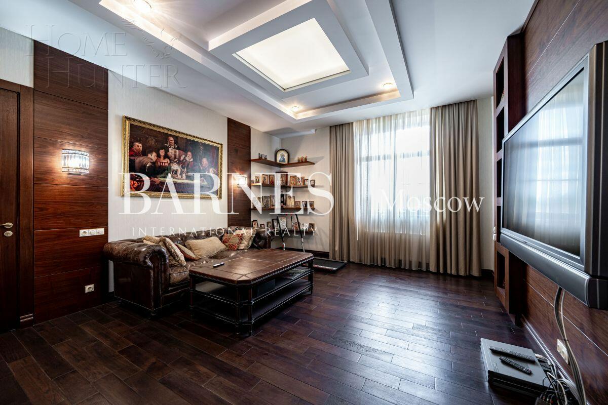 2-этажный коттедж 550 м² с отделкой