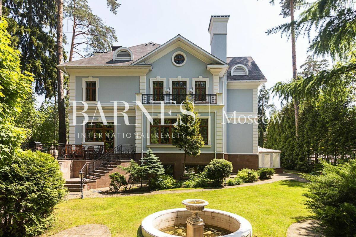 2-этажный коттедж 782.7 м² с отделкой