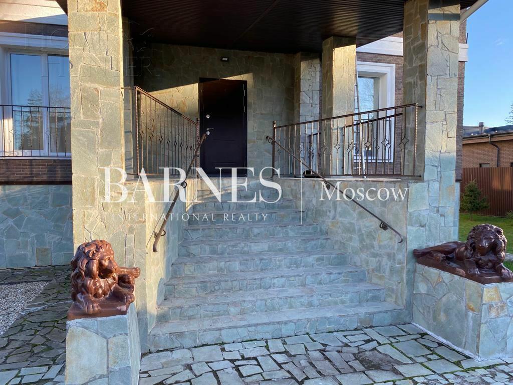 2-этажный коттедж 650 м² с отделкой