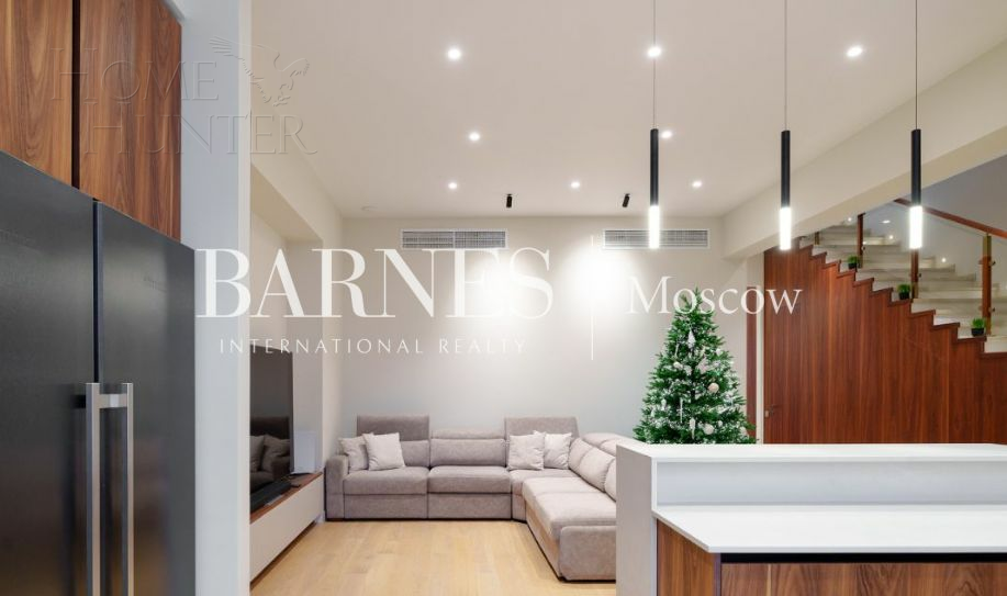 4-этажный таунхаус 278 м² с отделкой