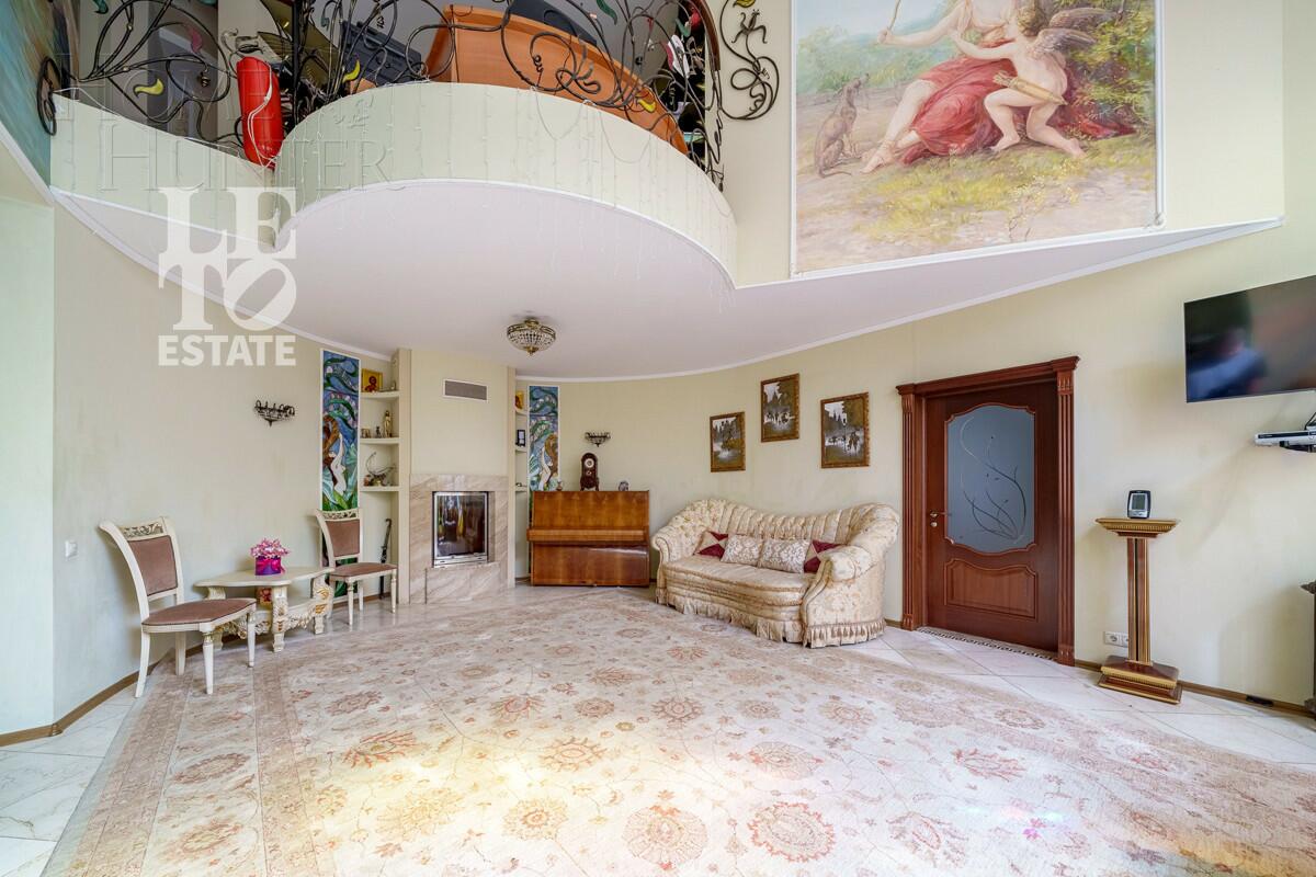 3-этажный коттедж 384.4 м² с отделкой