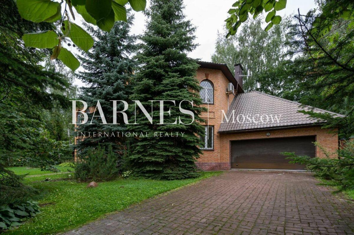 2-этажный коттедж 370 м² с отделкой