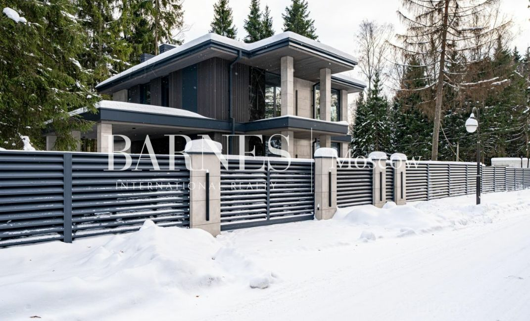 2-этажный коттедж 280 м² без отделки