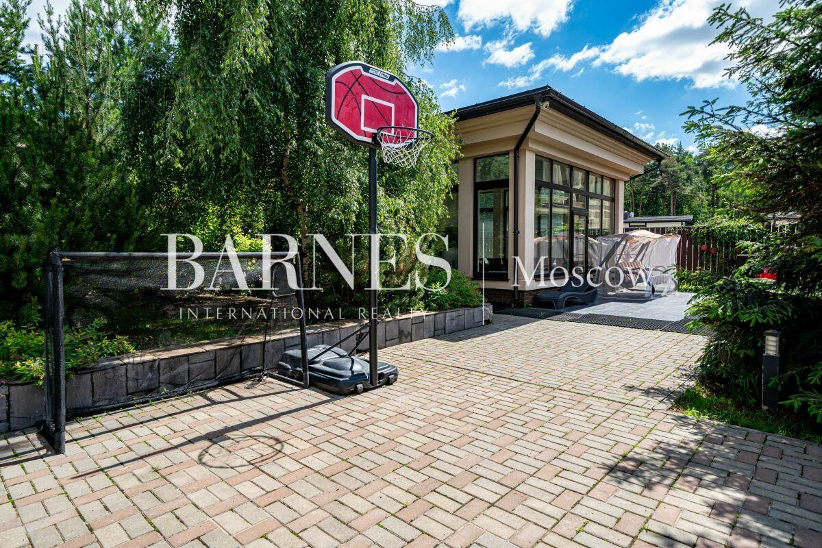 2-этажный коттедж 550 м² с отделкой