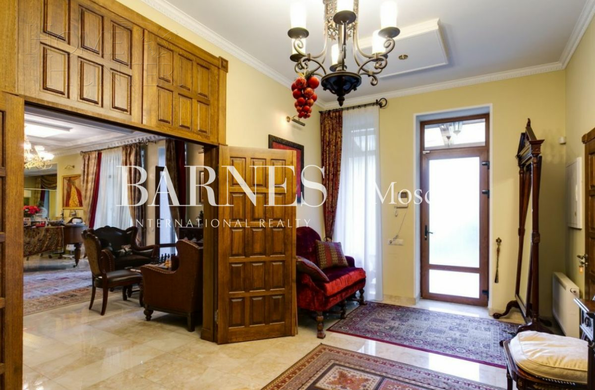 2-этажный коттедж 620 м² с отделкой