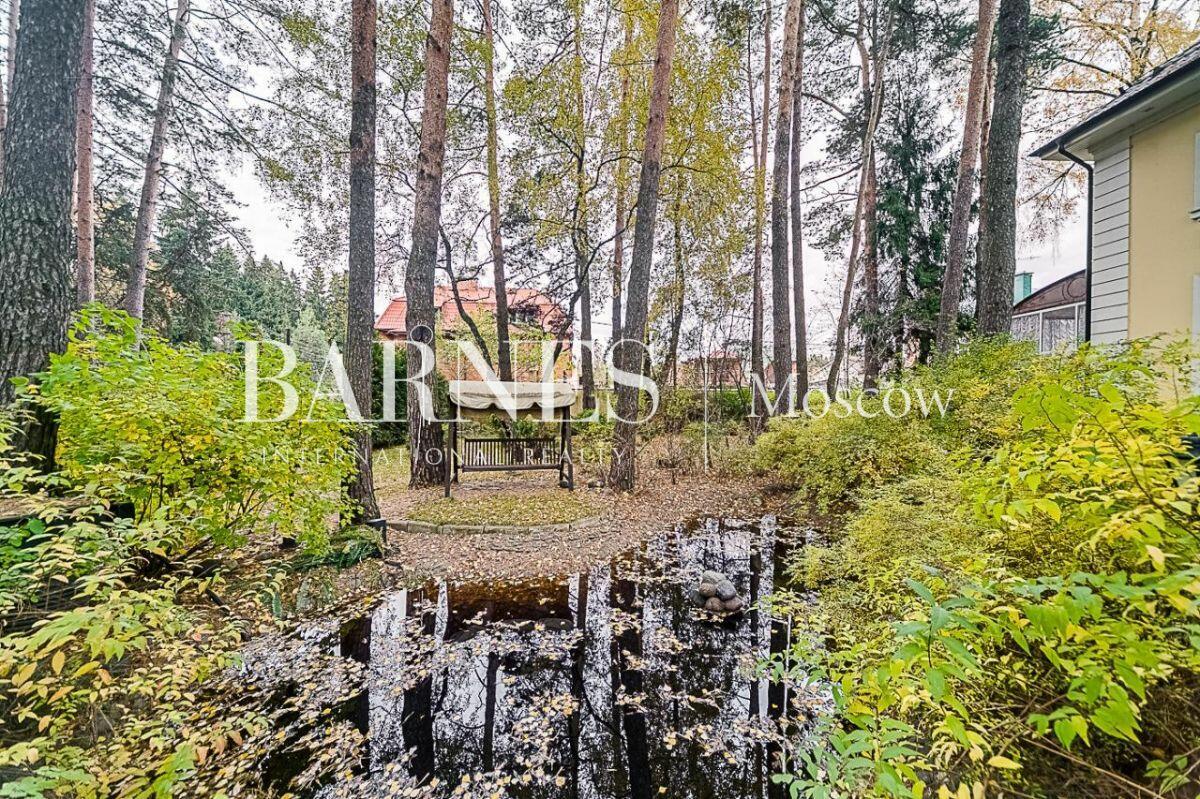 3-этажный коттедж 740 м² с отделкой