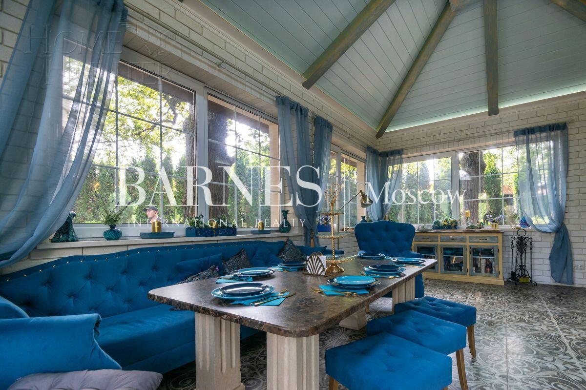 3-этажный коттедж 1 162 м² с отделкой