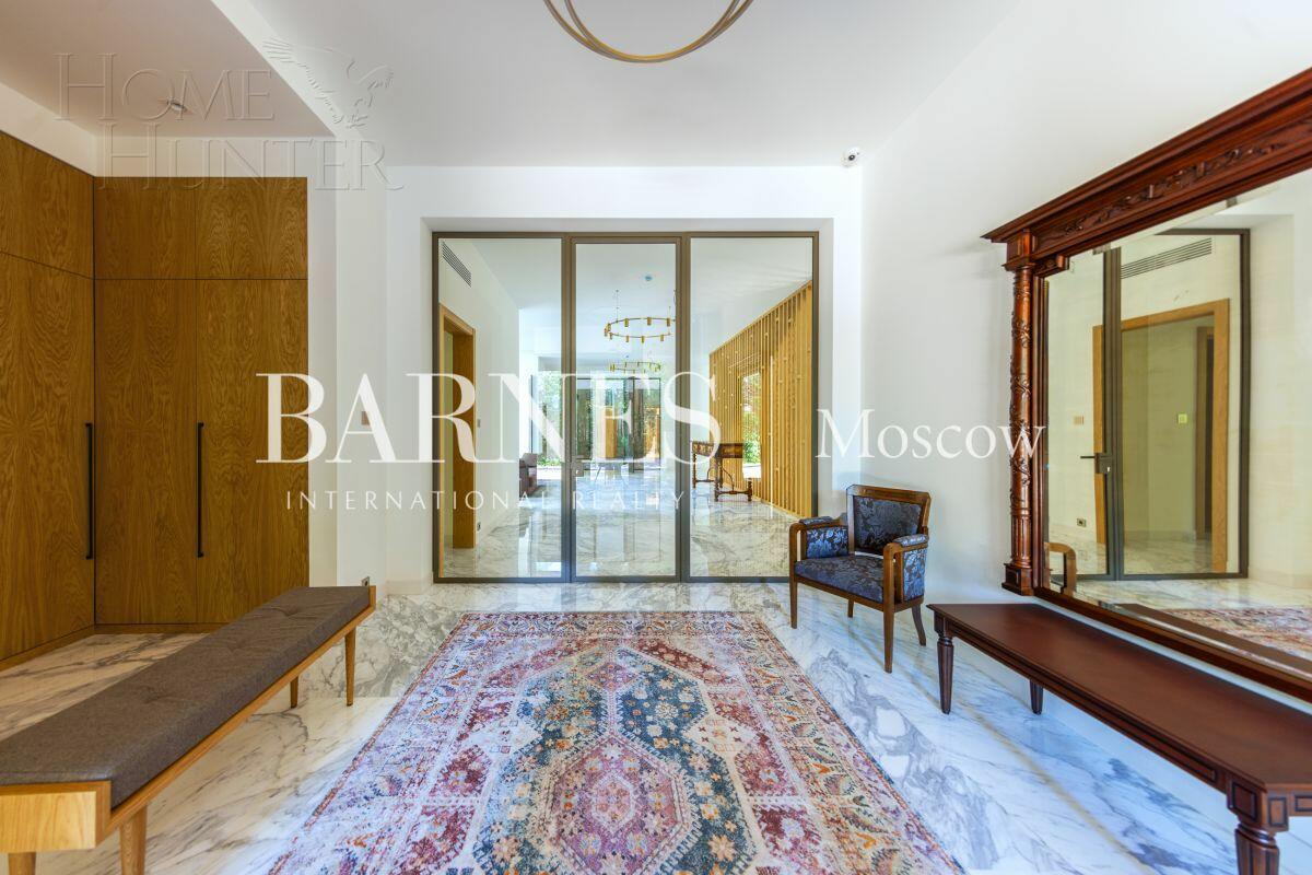 2-этажный коттедж 1 330 м² с отделкой