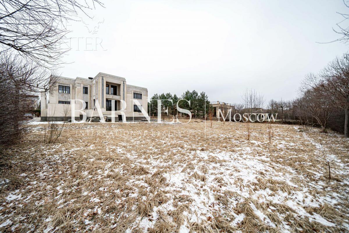 2-этажный коттедж 1 244 м² с отделкой