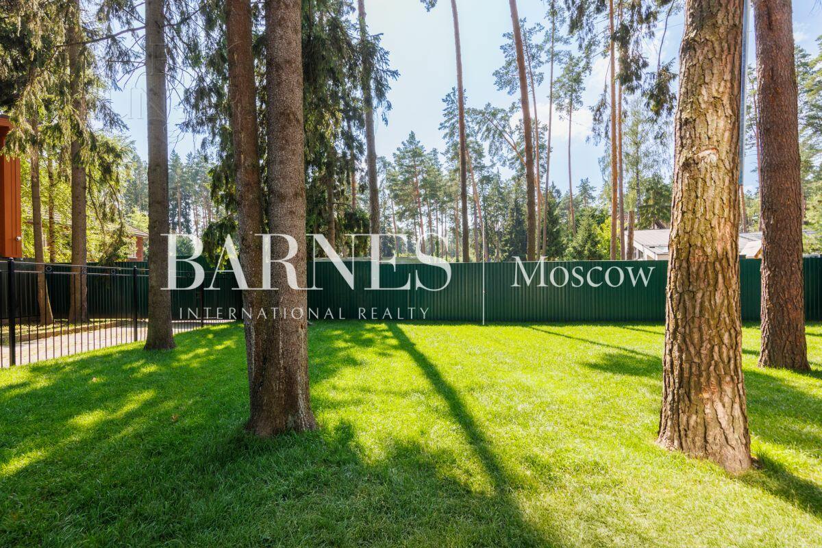 3-этажный коттедж 380 м² с отделкой