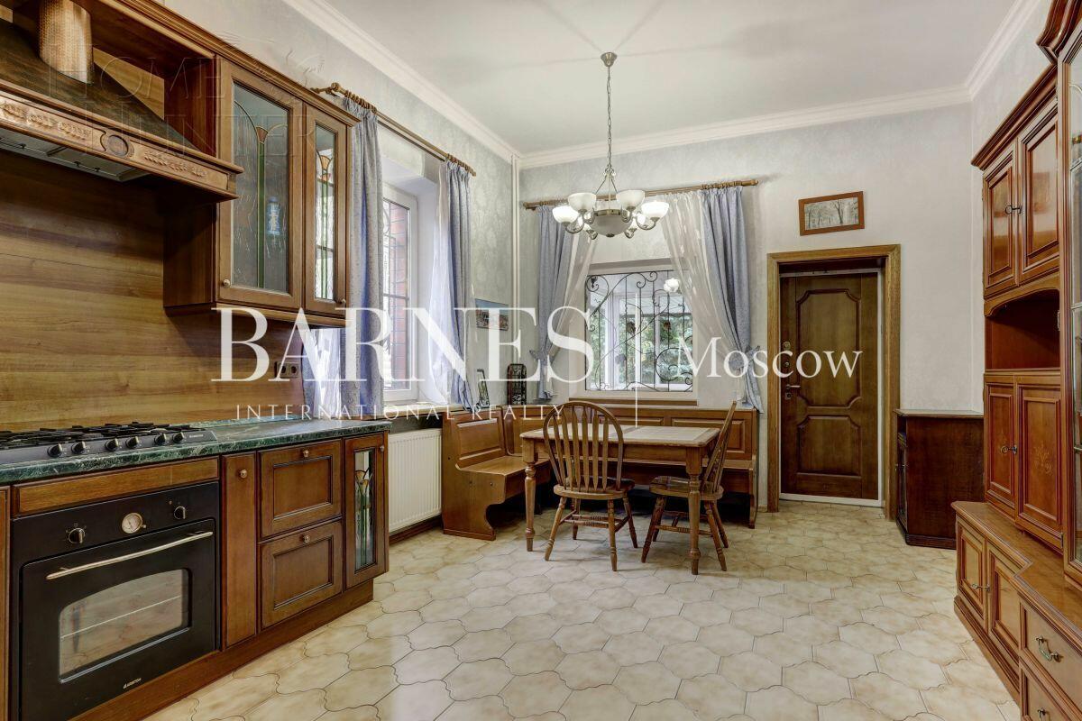 2-этажный коттедж 320 м² с отделкой