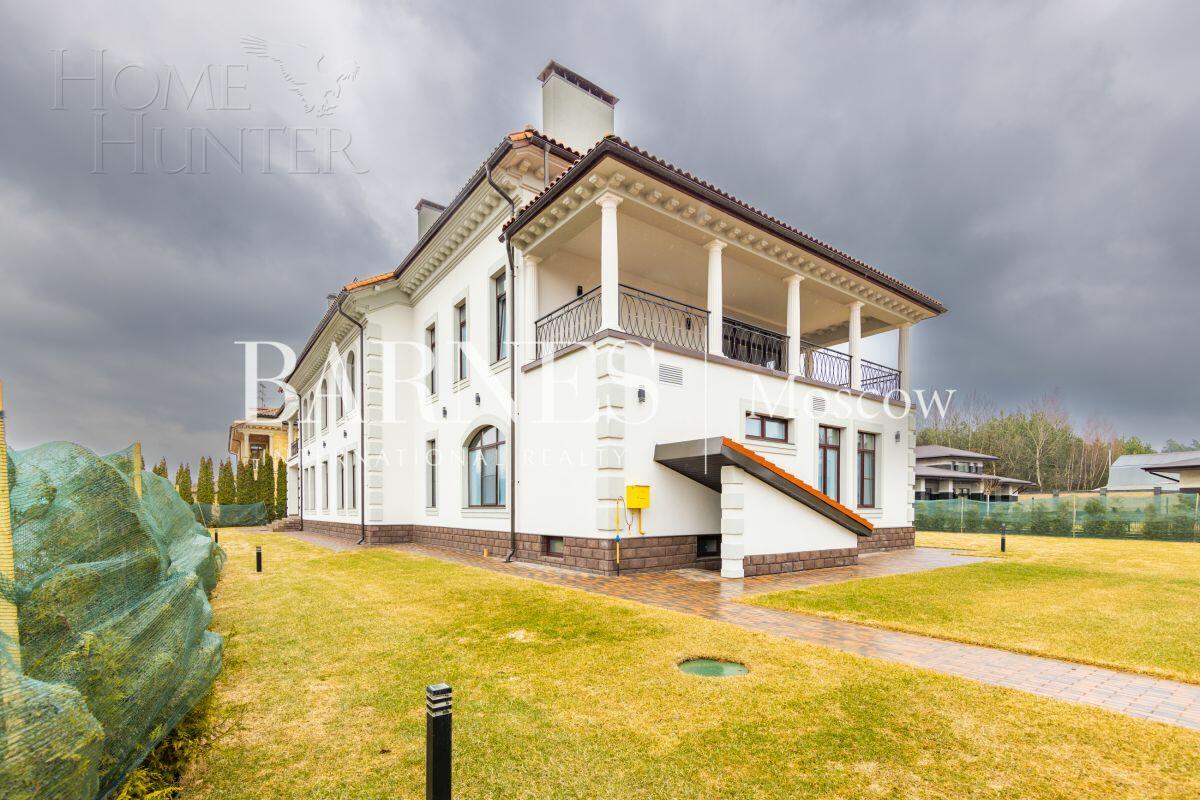 2-этажный коттедж 1 327 м² с отделкой