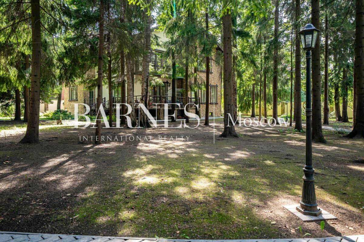 3-этажный коттедж 633 м² с отделкой