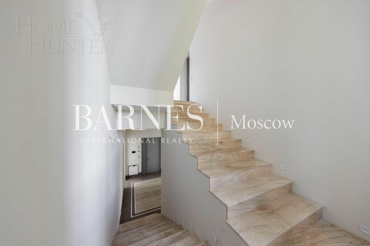 3-этажный коттедж 380 м² с отделкой