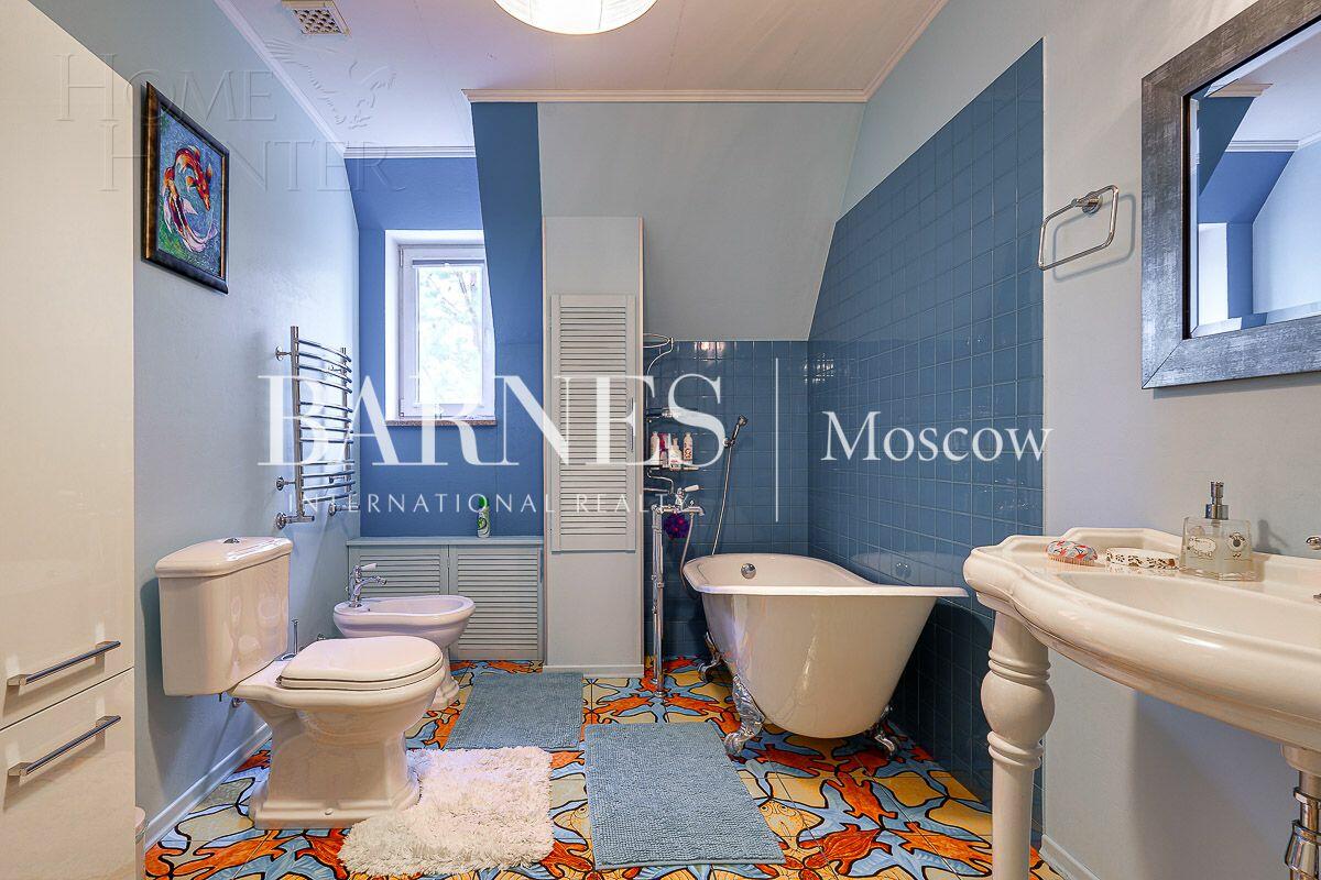 2-этажный коттедж 1 150 м² с отделкой