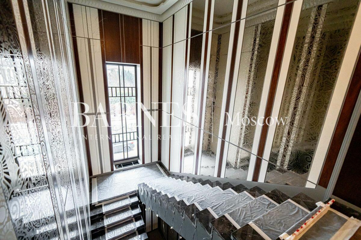 2-этажный коттедж 1 244 м² с отделкой