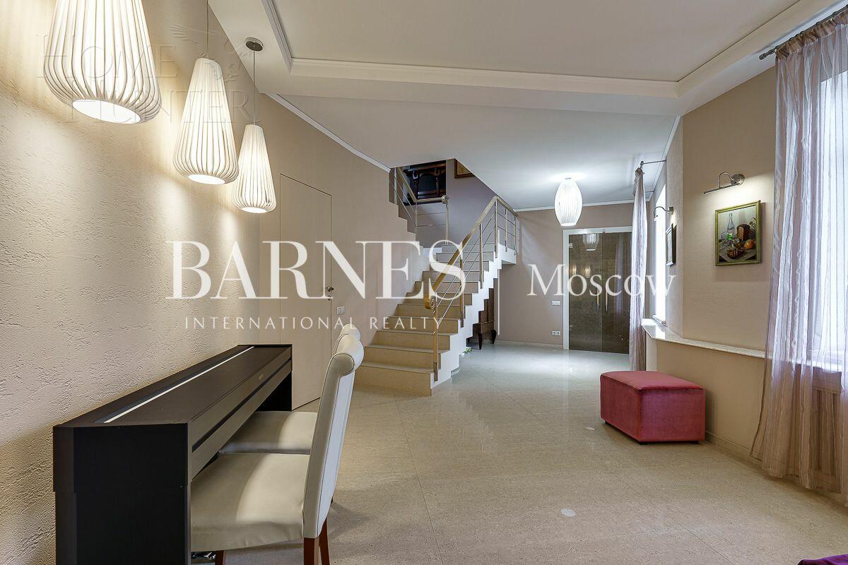 2-этажный коттедж 1 150 м² с отделкой