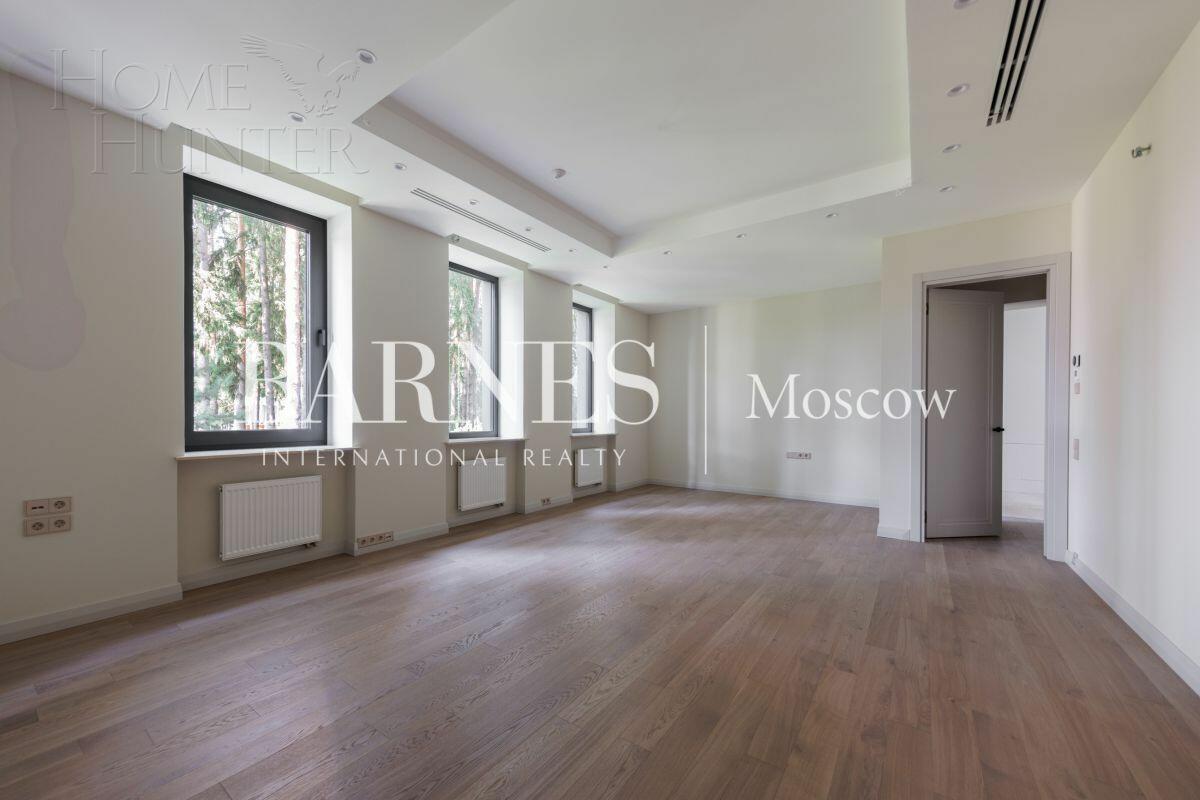 3-этажный коттедж 380 м² с отделкой