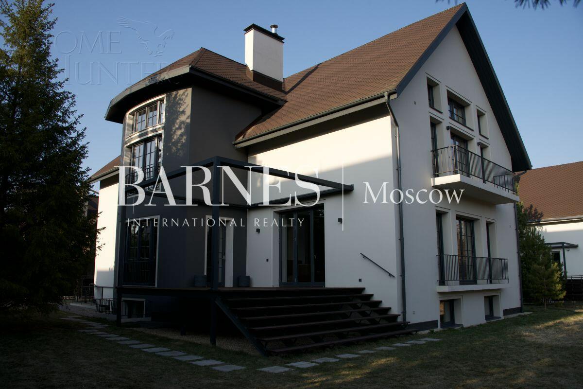 2-этажный коттедж 467 м² с отделкой