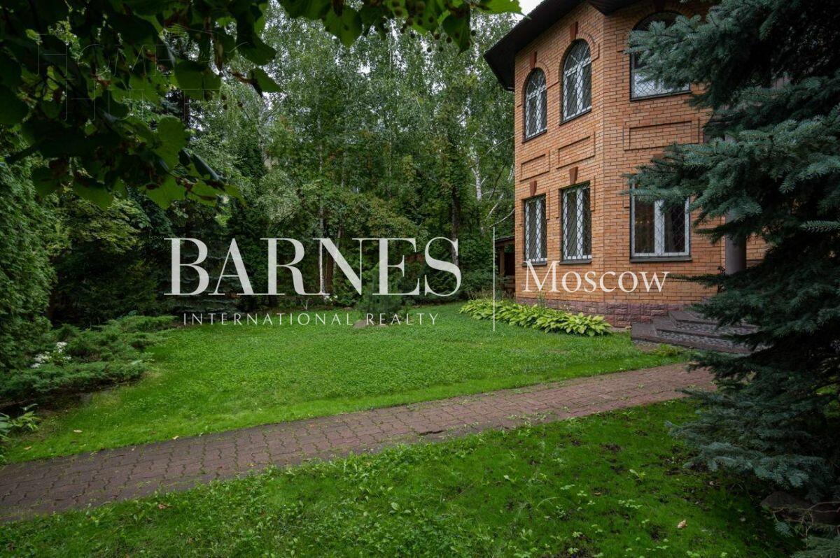 2-этажный коттедж 370 м² с отделкой