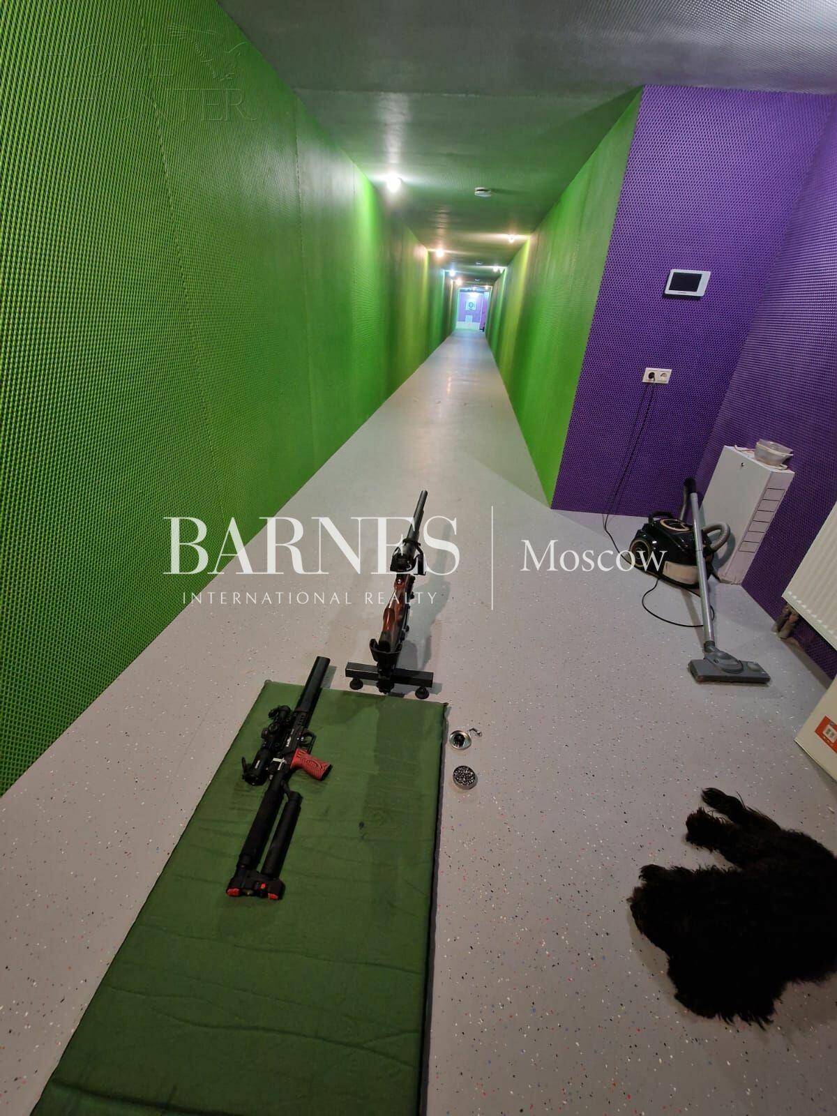 3-этажный коттедж 1 240 м² с отделкой