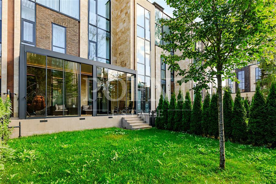 3-этажный таунхаус 287 м² с отделкой