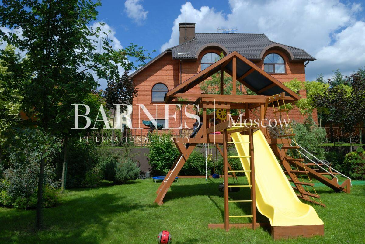 2-этажный коттедж 312 м² с отделкой