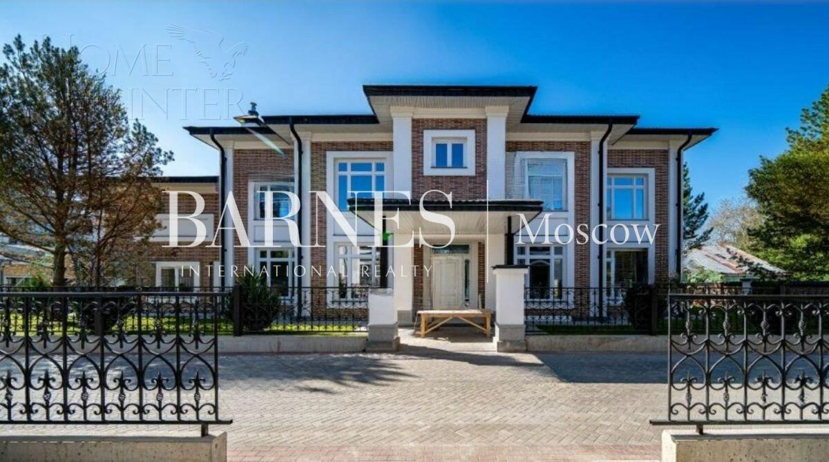 2-этажный коттедж 570 м² с отделкой