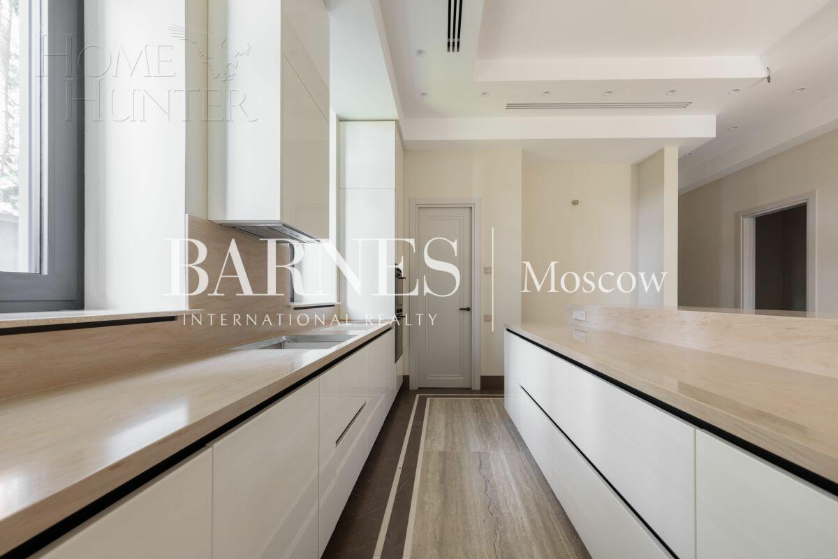 3-этажный коттедж 380 м² с отделкой