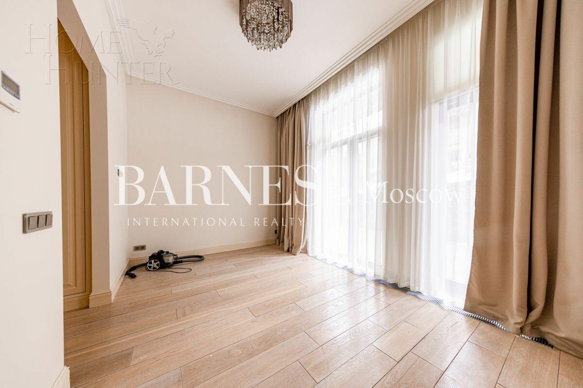 3-этажный таунхаус 430 м² с отделкой