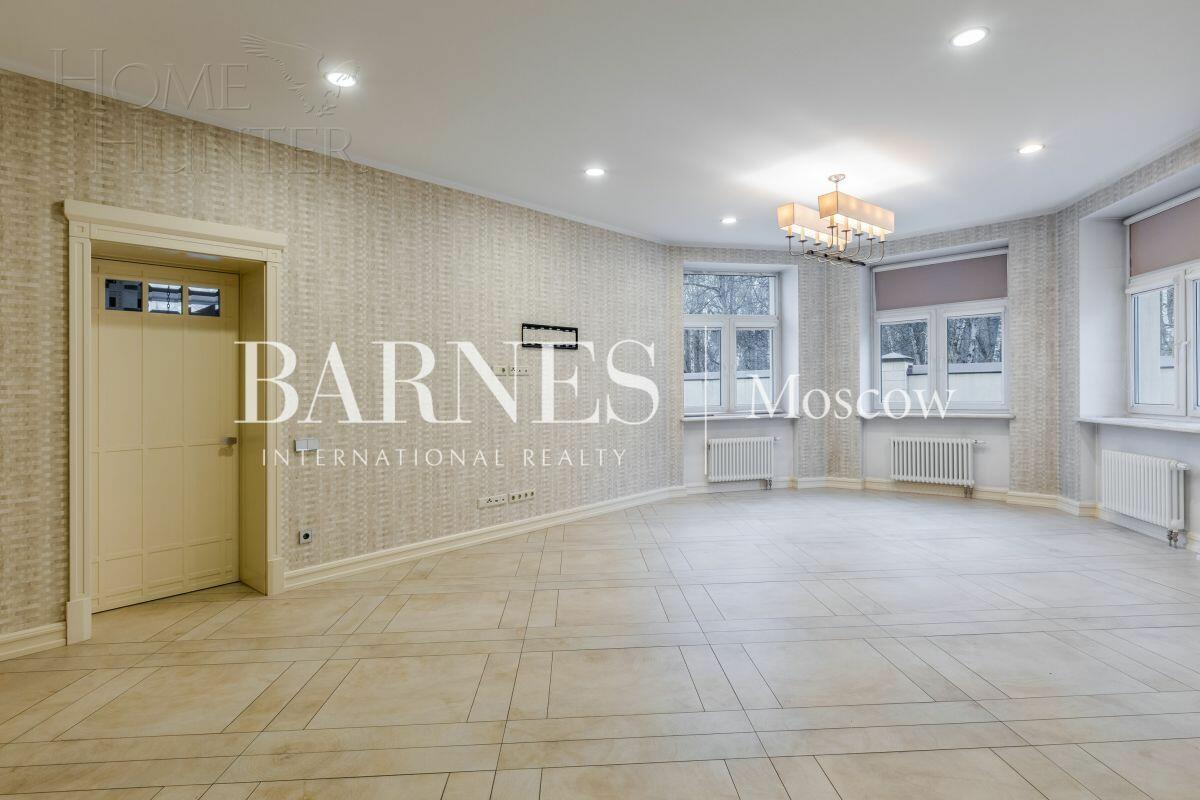 2-этажный коттедж 1 087 м² с отделкой