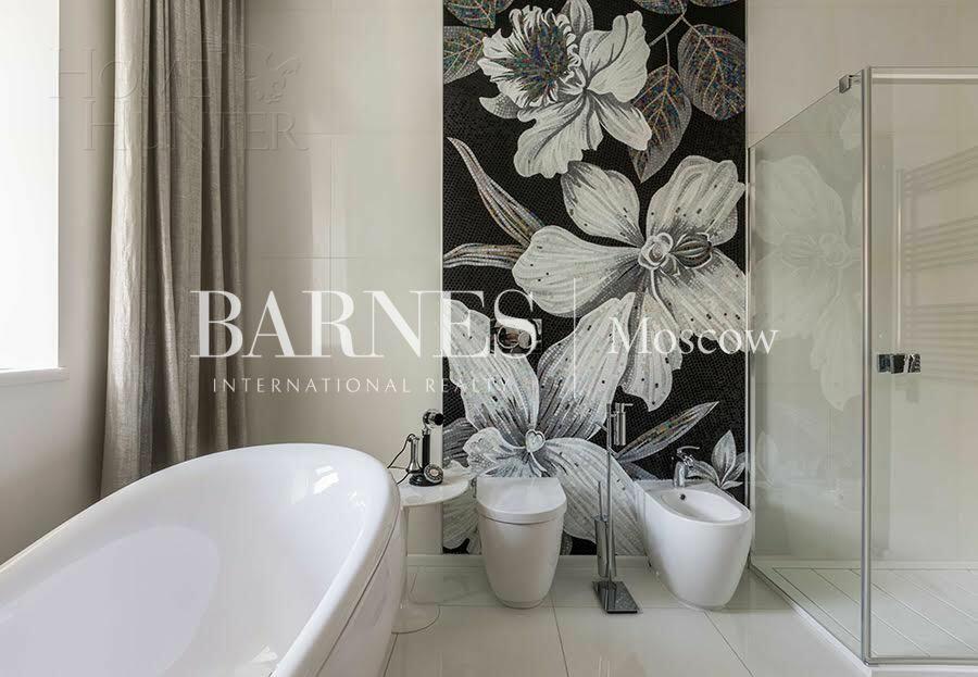 3-этажный коттедж 750 м² с отделкой