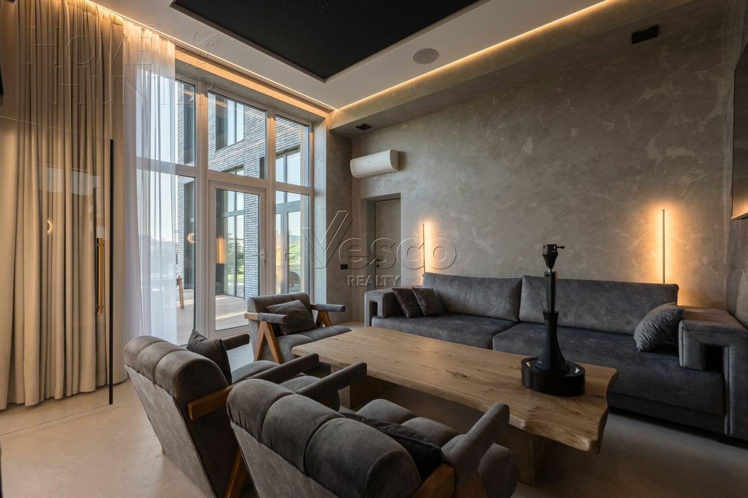 2-этажный коттедж 250 м² с отделкой