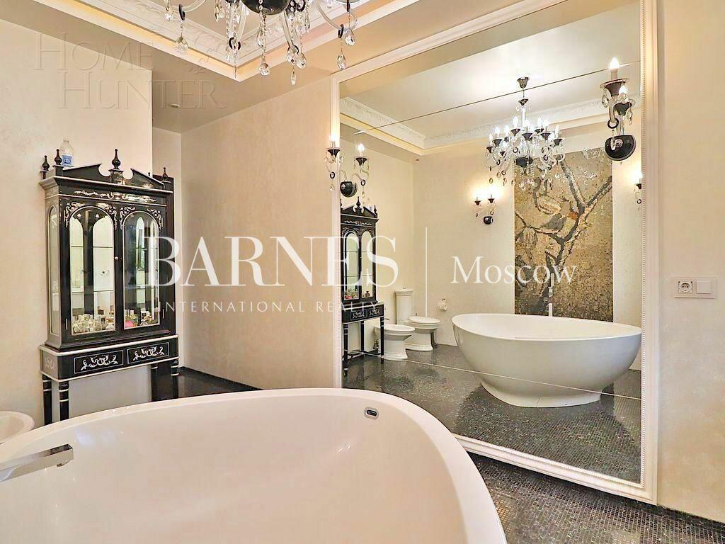 2-этажный таунхаус 330 м² с отделкой